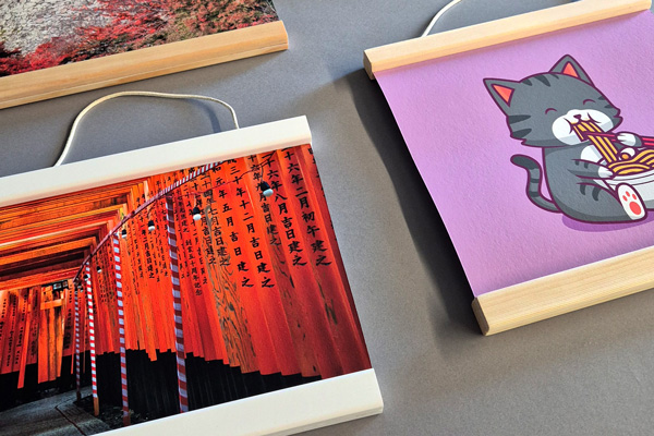 Der Druck auf Leinwand wird geschnitten